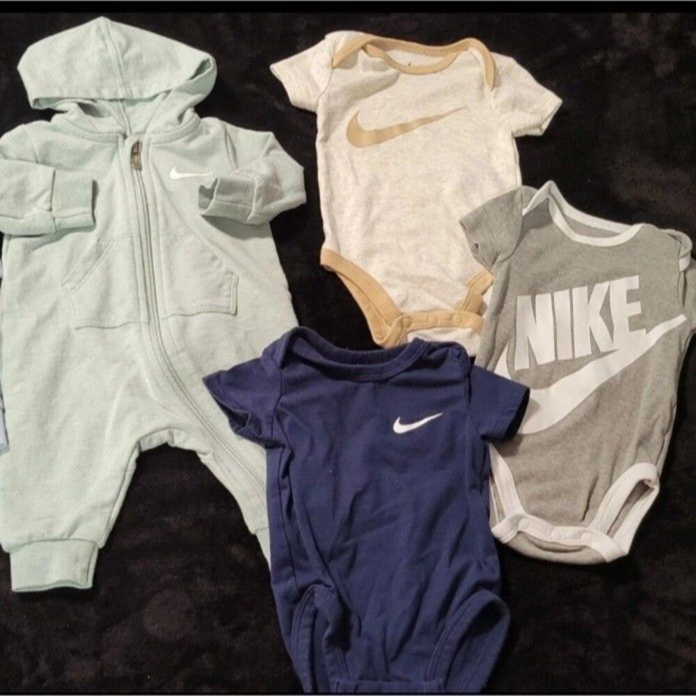 Lot Of Cute Nike Baby Boy 3 Month And 0-6 Months Clothing Bundle